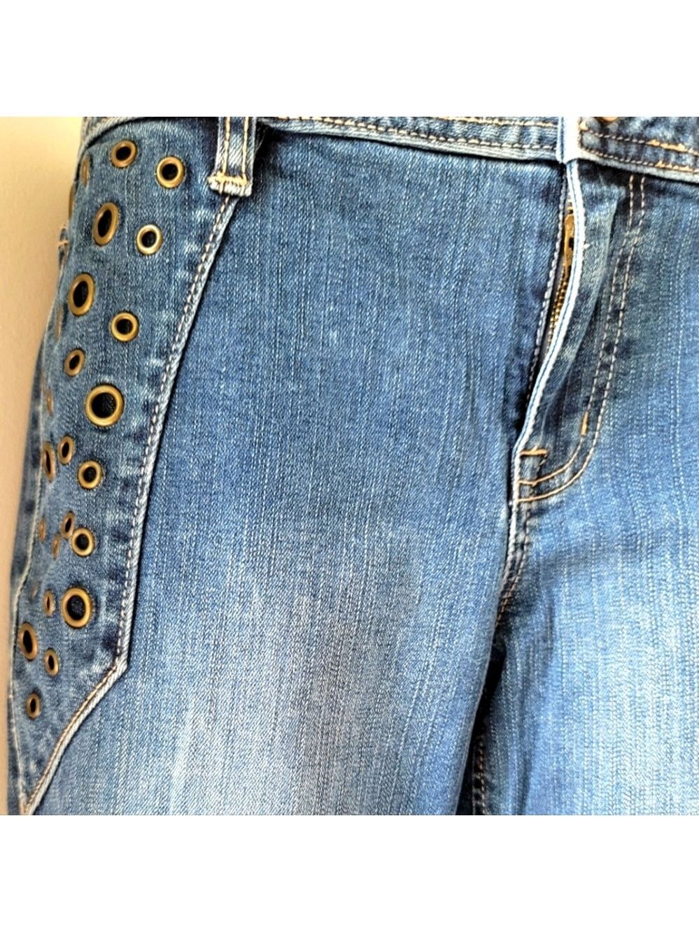 Allen B Capri Jeans Distressed Size 12